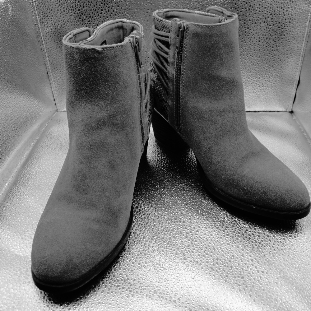 Skechers Gray Ankle Boots Women's Size 8